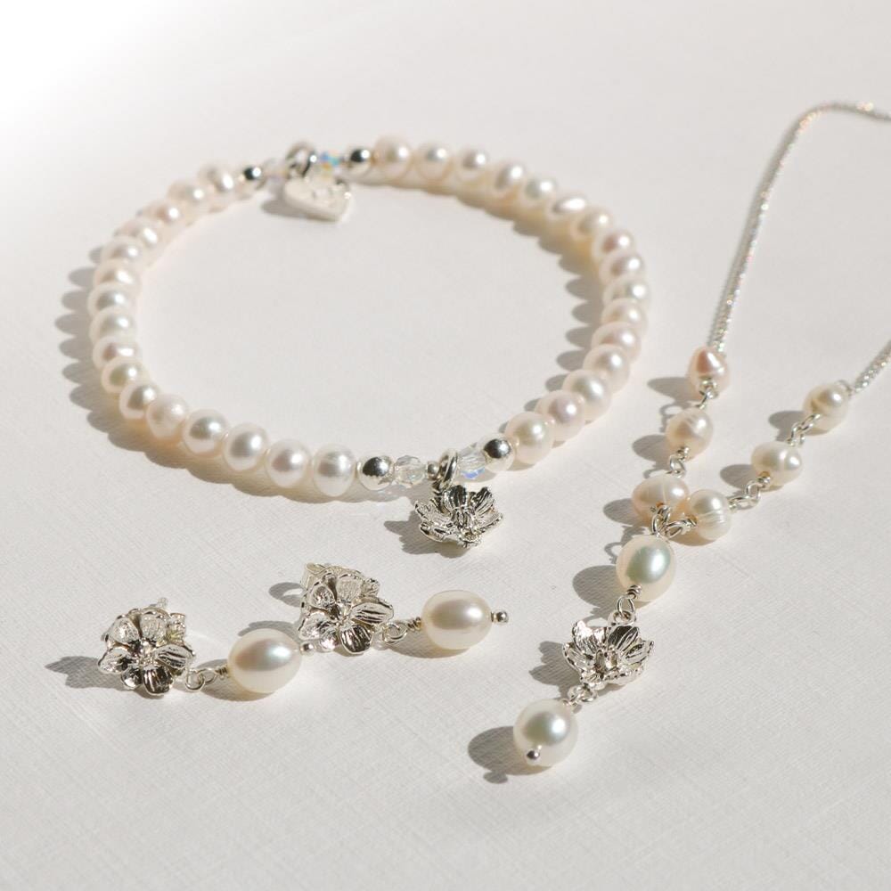 Poppy Pearl Silver Bracelet - Flower