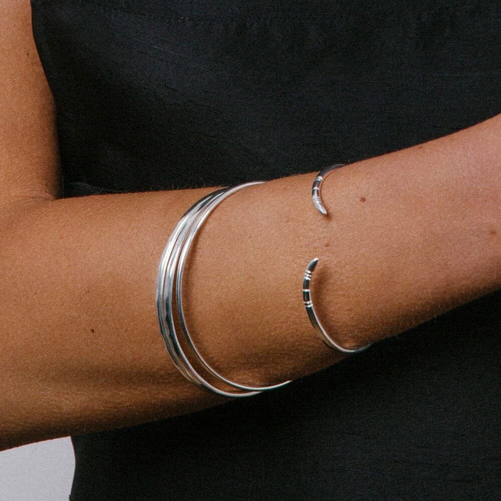 NU & MII Tusk Silver Bangle