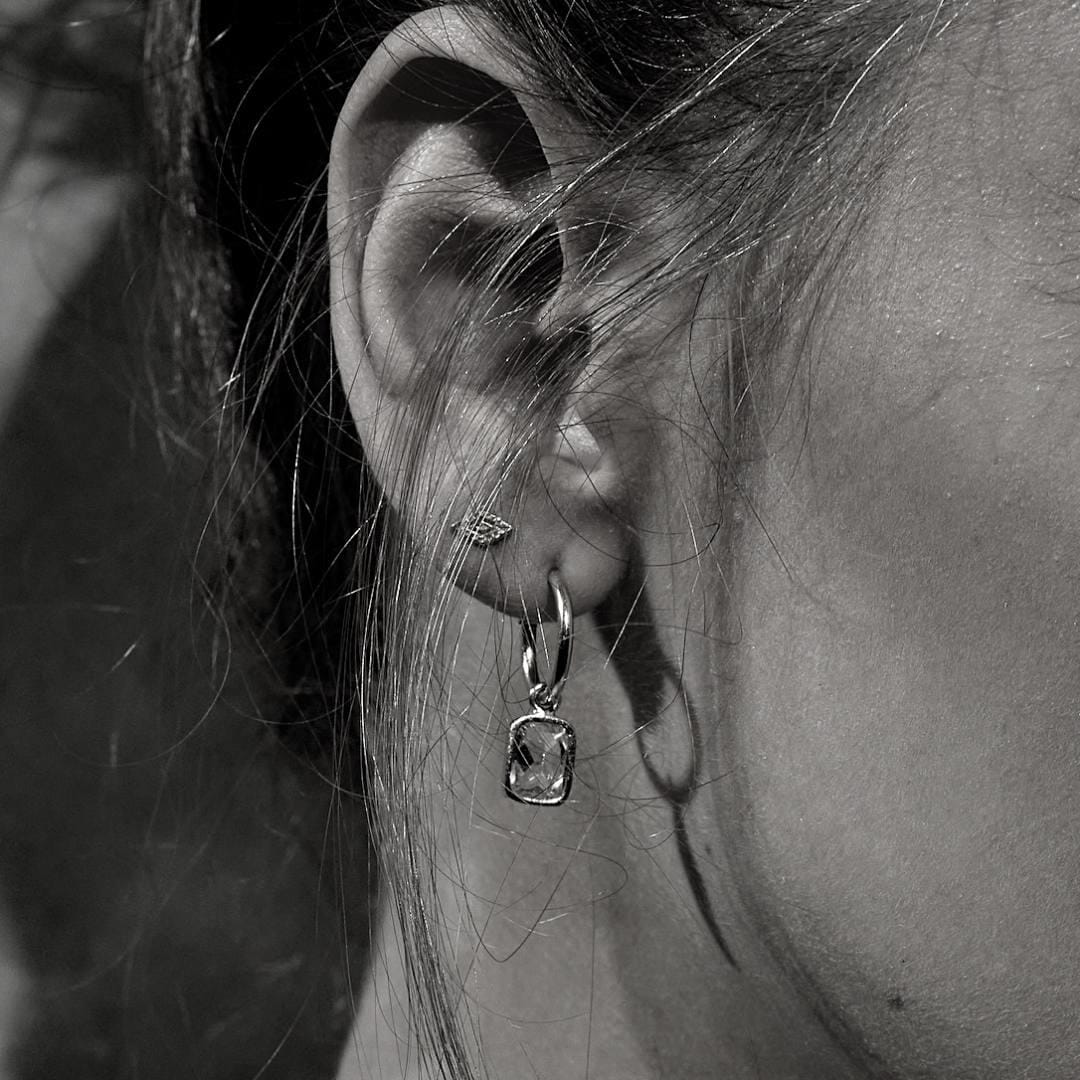 NU & MII Manhattan Silver Hoop Earrings - Green Crystal