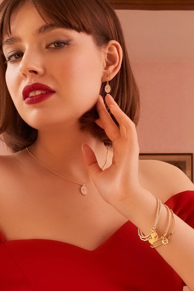 This stackable bracelet features our signature Love Lock charm - a gorgeous lock with a heart centre that symbolises love and commitment.