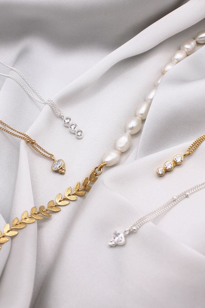 Designed for the bold, NU & MII’s 925 Sterling Silver and Gold plated Sterling Silver necklaces and chains echo the edgy aesthetic.