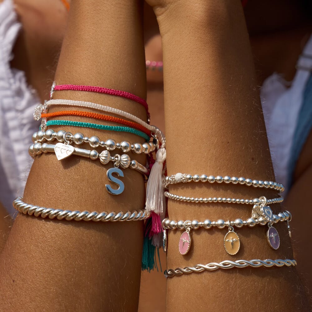 Flores Initial Bracelet Review