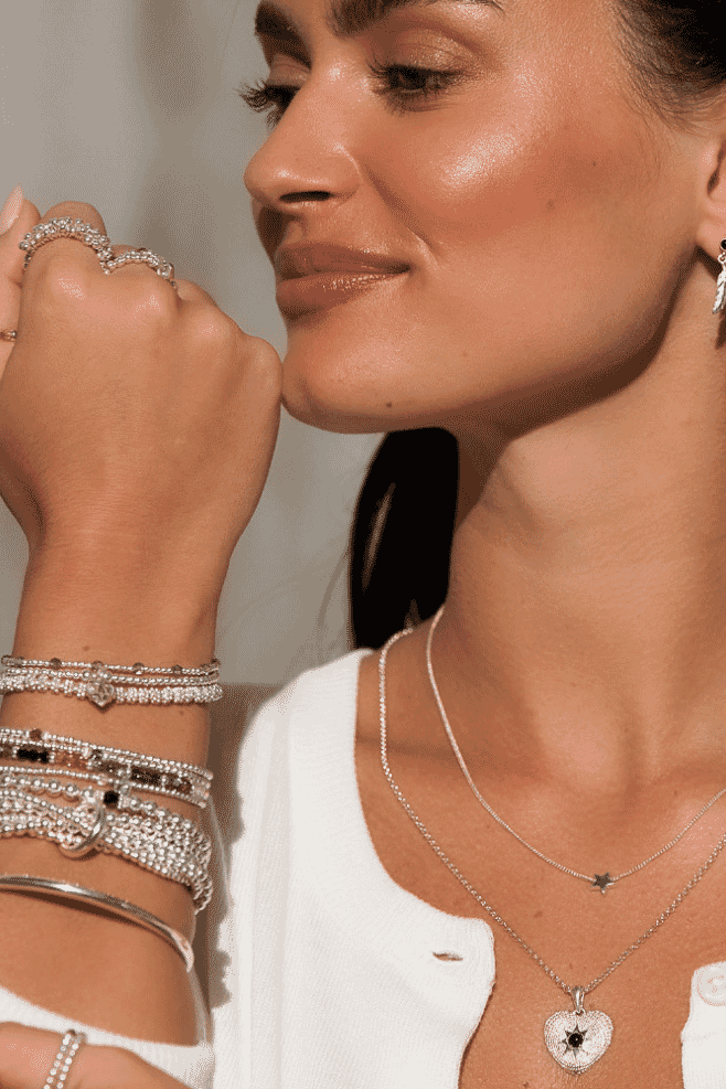 Discover Embrace, the heartfelt new jewellery collection by Annie Haak Designs. A tribute to inner strength and outer sparkle, the collection is beautifully handcrafted in 925 Sterling Silver and Gold-Plated Silver