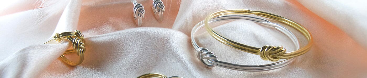 Pretty Pastels - the Italian Enamel Feature Annie's Edit: January